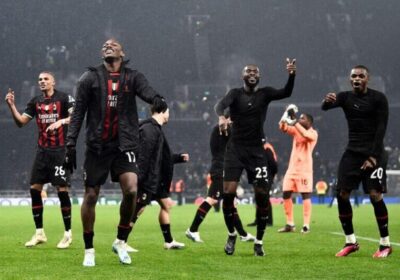 Milan vào tứ kết UCL sau 11 năm