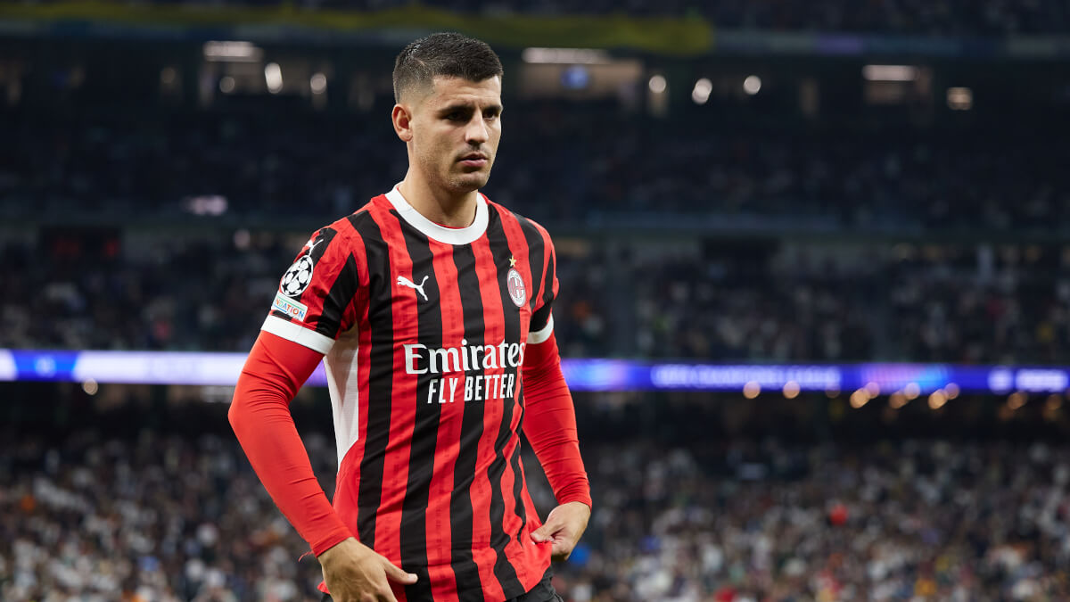 alvaro-morata-suffers-head-injury-during-ac-milan-training